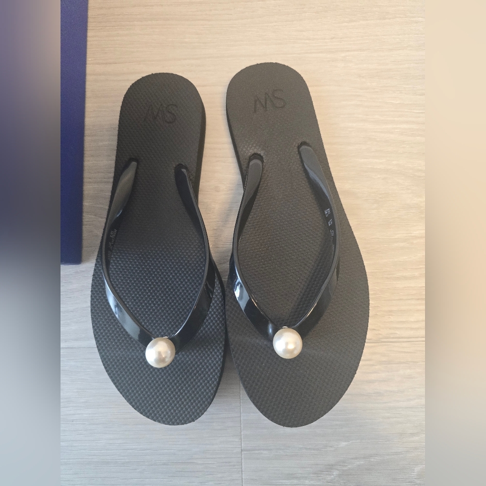 Stuart Weitzman Pearl Flip Flops